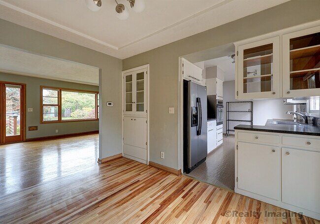 Building Photo - 7017 N Mobile Ave