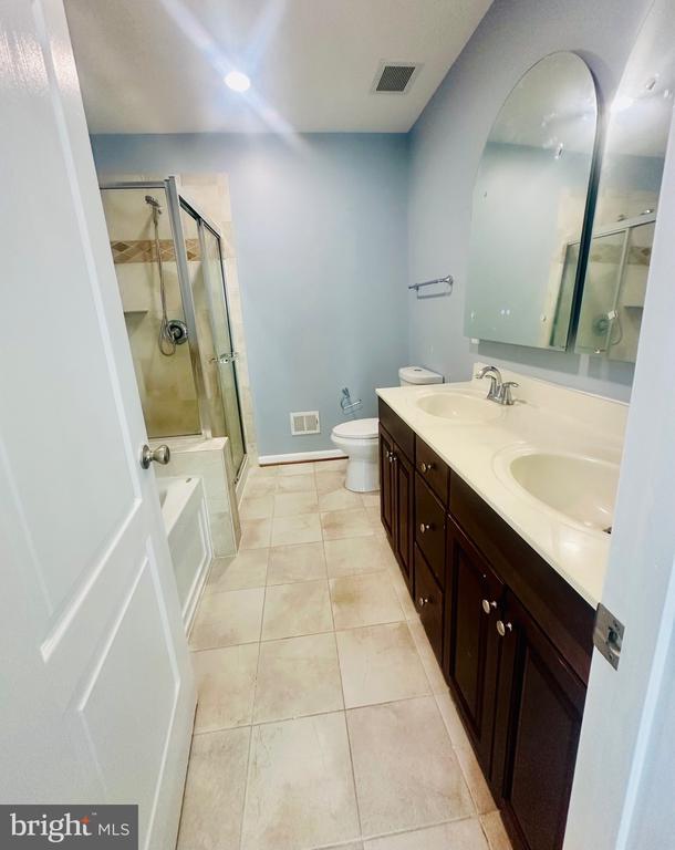 Building Photo - 42668 Hollyhock Terrace