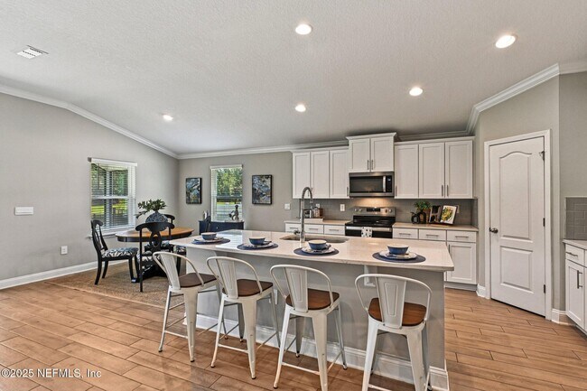 Building Photo - 3034 Oak Stream Dr