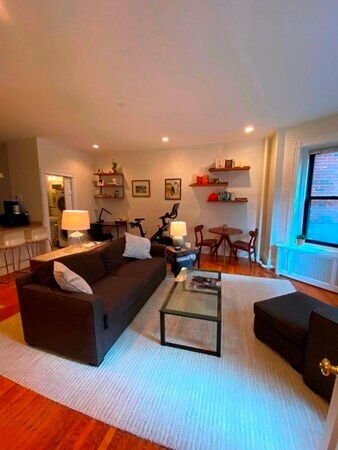 Building Photo - 174 Newbury St