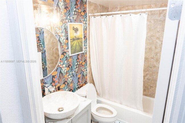 Building Photo - 7501 E Treasure Dr