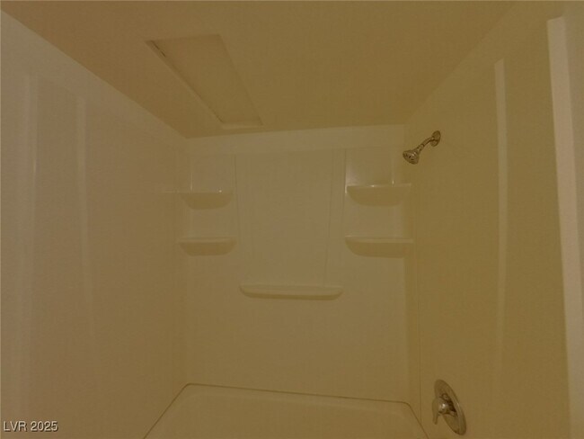 Building Photo - 1700 Rexford Dr