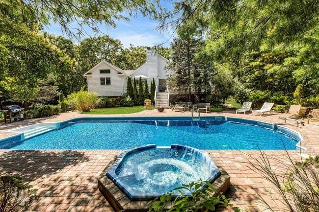 Building Photo - 12 Douglas Ct