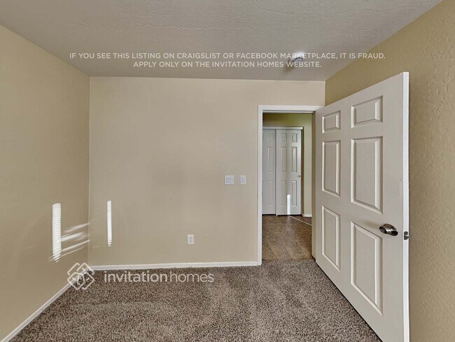 Building Photo - 22059 W Solano Dr