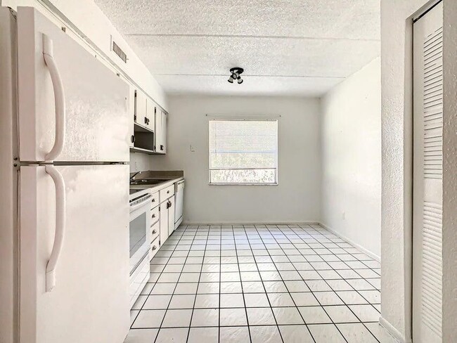 Building Photo - 714 Michigan Ct