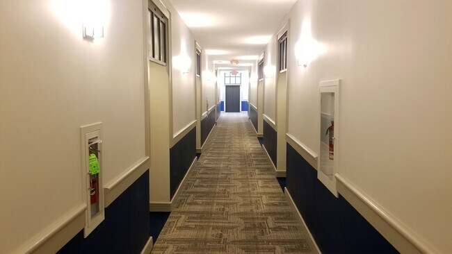 Building Photo - 2429 Locust St