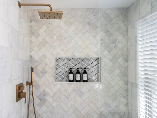 Building Photo - 9-9 Dearborn St