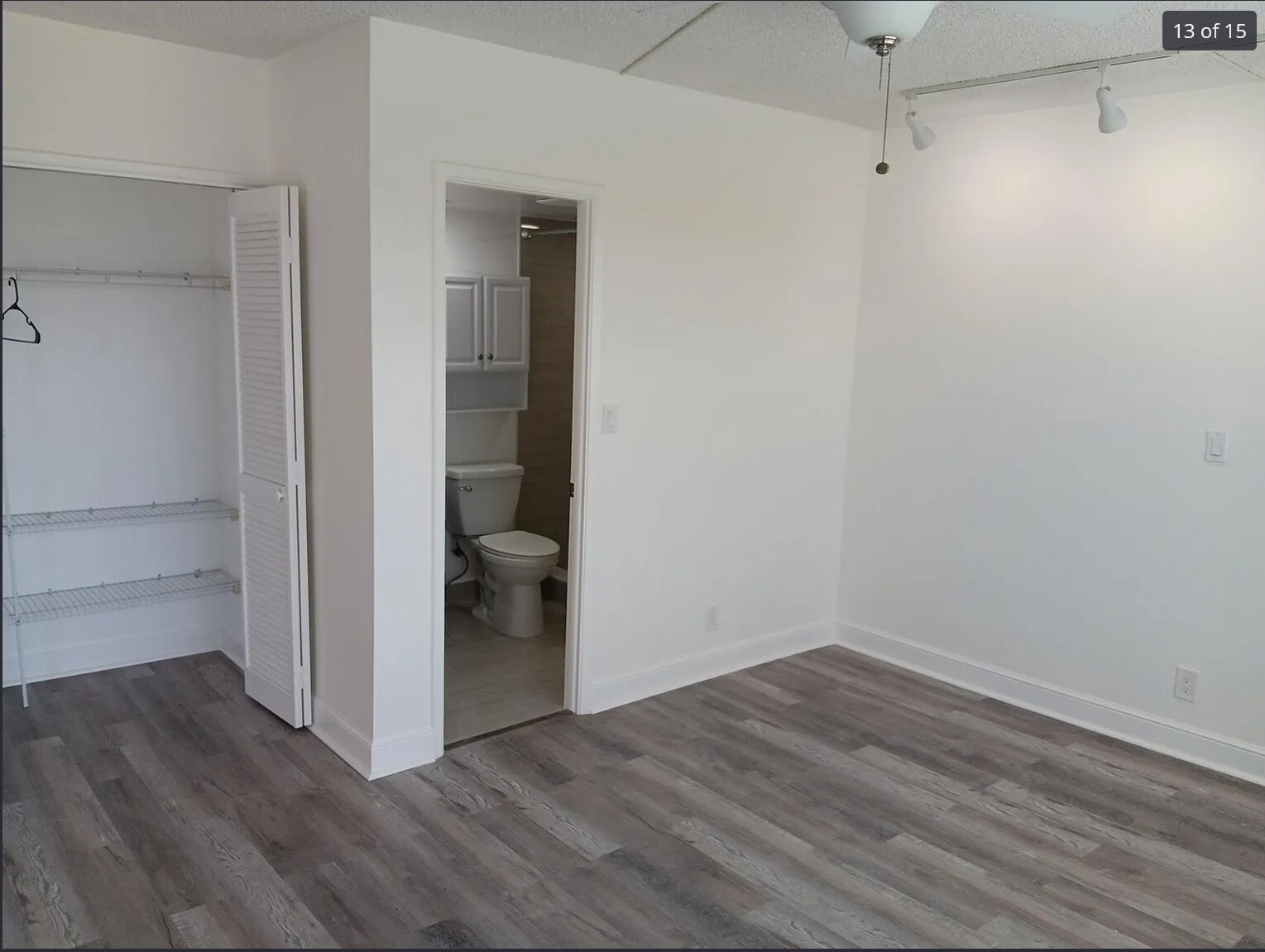 2 bedroom - 3050 N Palm Aire Dr