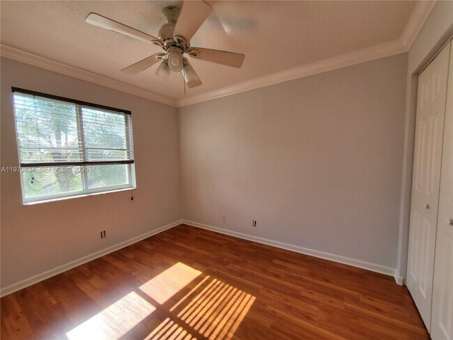 Building Photo - 1527 Winterberry Ln