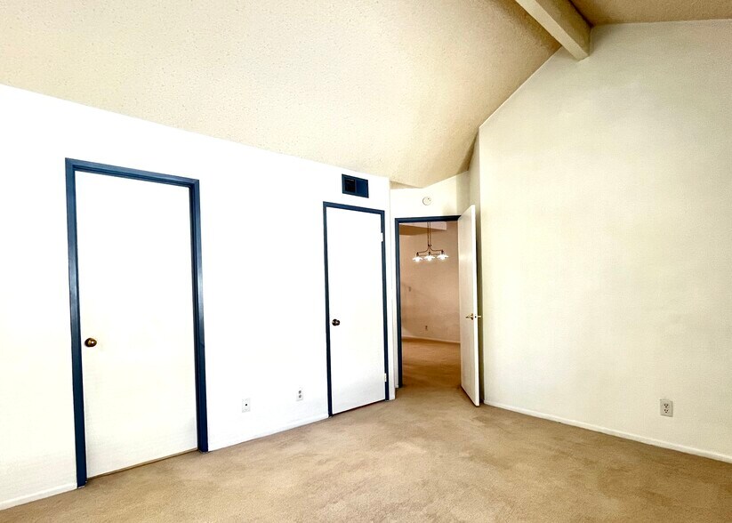 Building Photo - 26758 Claudette St