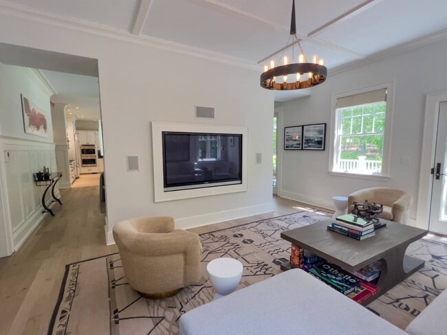 Building Photo - 118 Water Mill Towd Rd