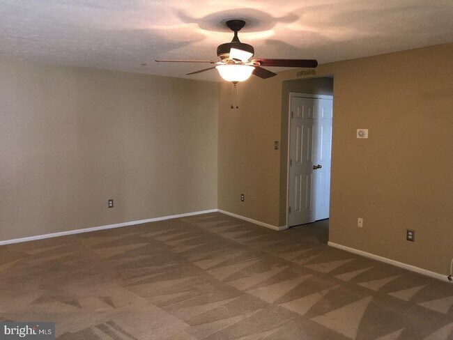 Building Photo - 6320 Bayberry Ct