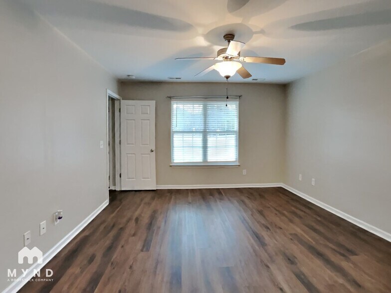 Building Photo - 466 Barewood Dr