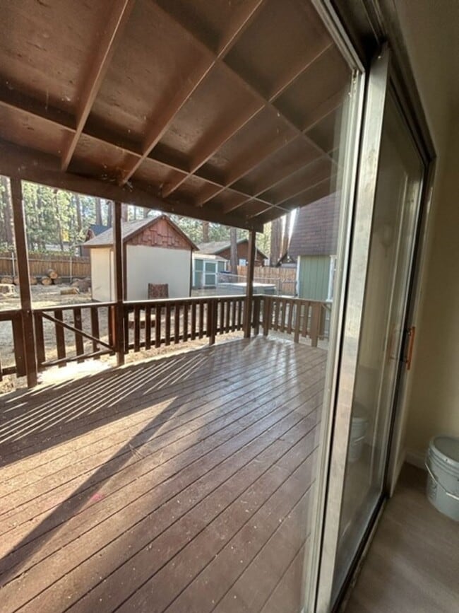 Building Photo - Large 2 Bedroom with a loft!