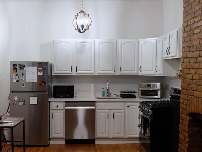 Primary Photo - 331 Palisade Ave