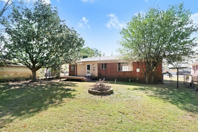 Building Photo - 1711 Rose St