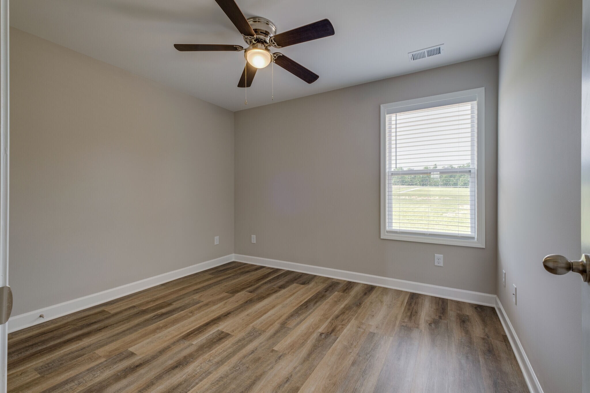 Building Photo - 648 S Tunnel Rd