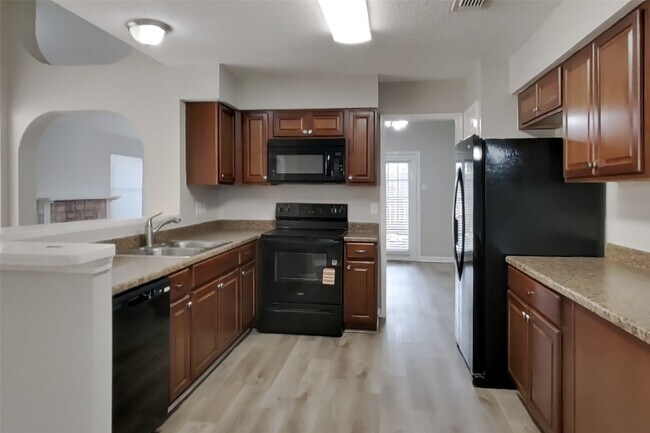 Building Photo - 16027 Hidden Acres Dr