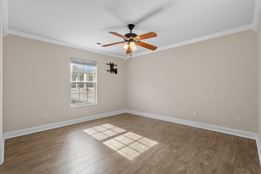 Building Photo - 2409 Hunters Trl