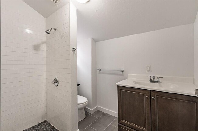 Building Photo - 1221 NW 31st St