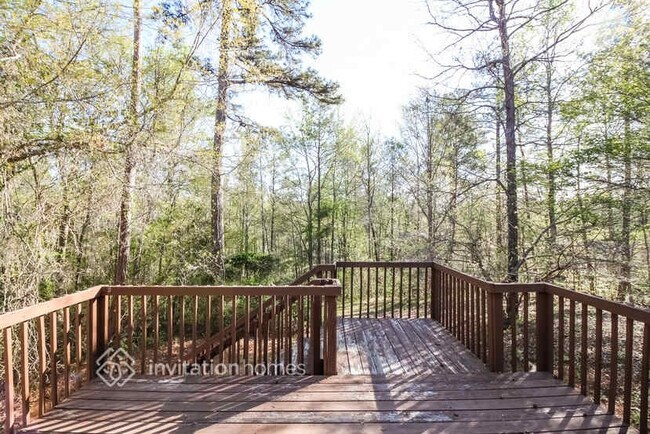 Building Photo - 1718 Independence Dr