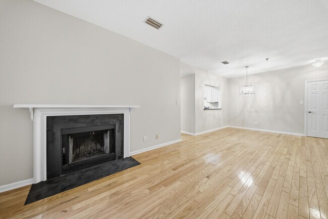 Building Photo - 300 Yarmouth St