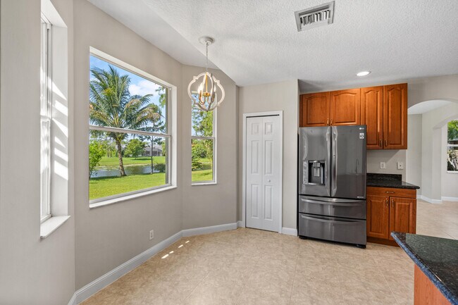 Building Photo - 14552 Larkspur Ln