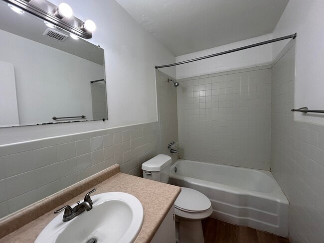 Building Photo - 2812 43rd St