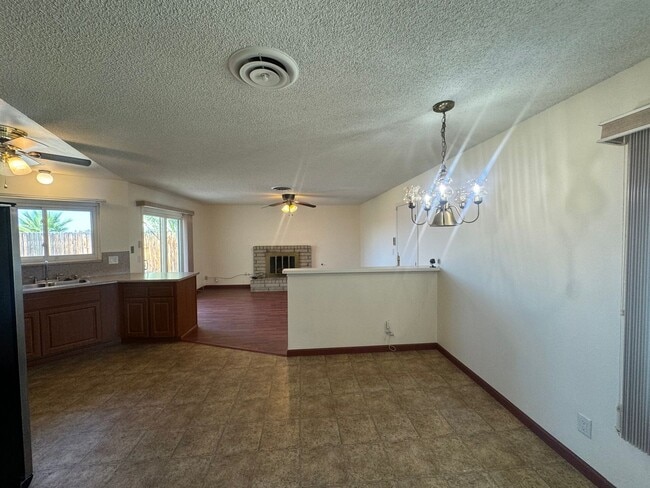 Building Photo - Southwest 4 bedroom with Solar
