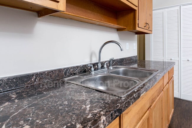 Building Photo - 145 Newcastle St