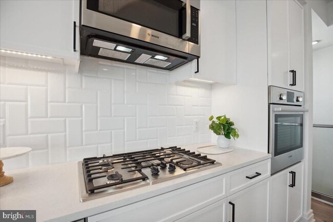 Building Photo - 923 V St NW