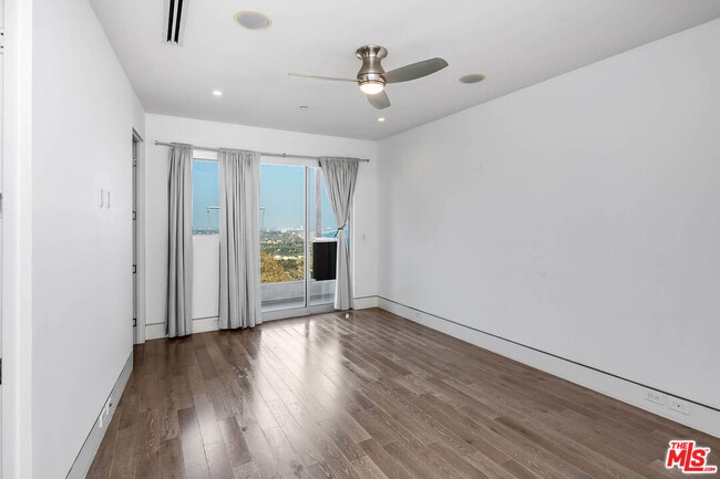Building Photo - 770 Paseo Miramar