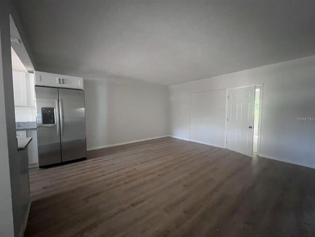 Building Photo - 1353 Lakeview Rd