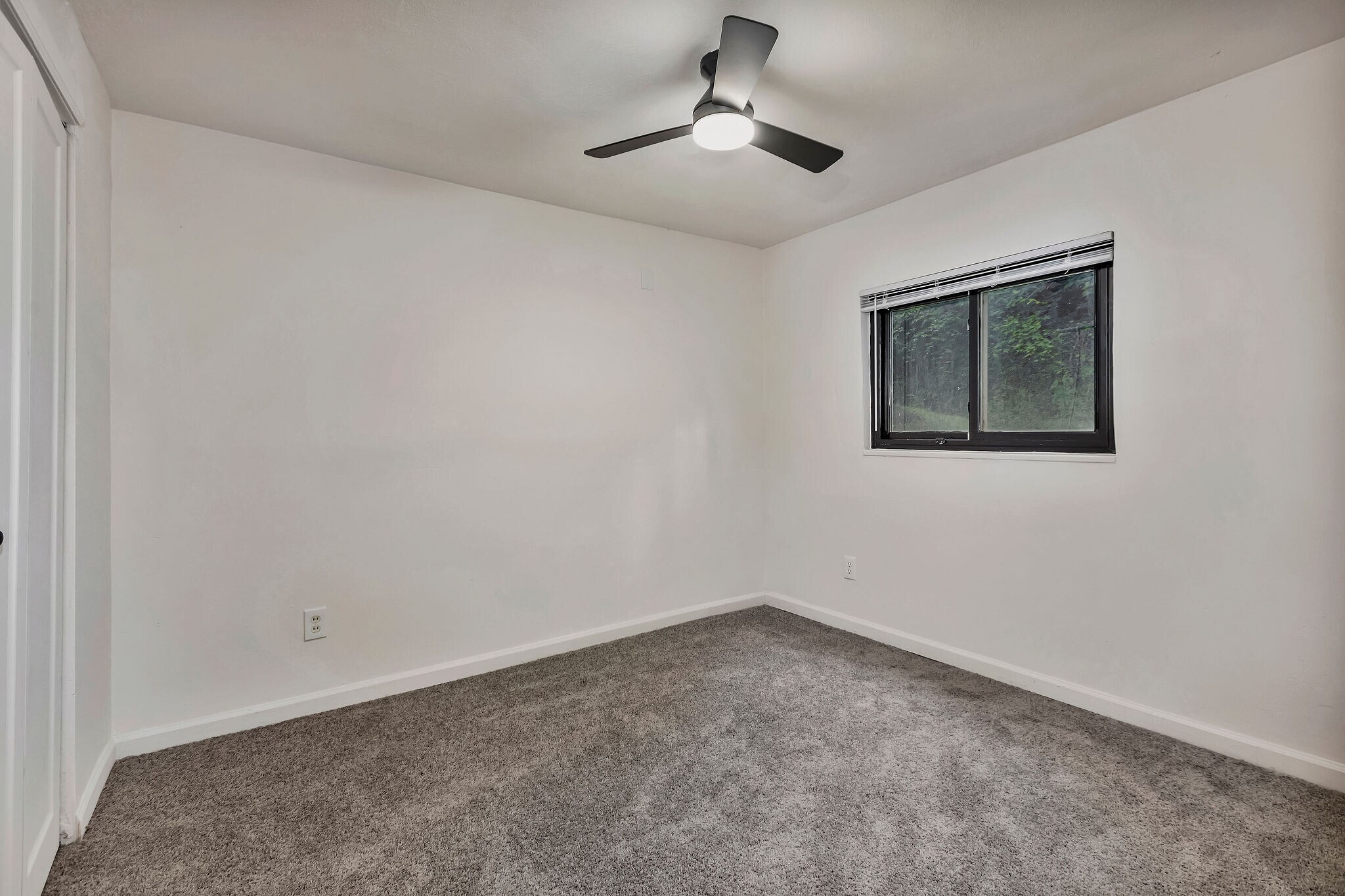 Building Photo - 2535 Lysle Ln