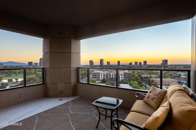 Building Photo - 1040 E Osborn Rd