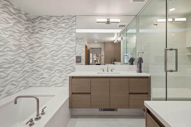 Building Photo - 447 E Cooper Ave