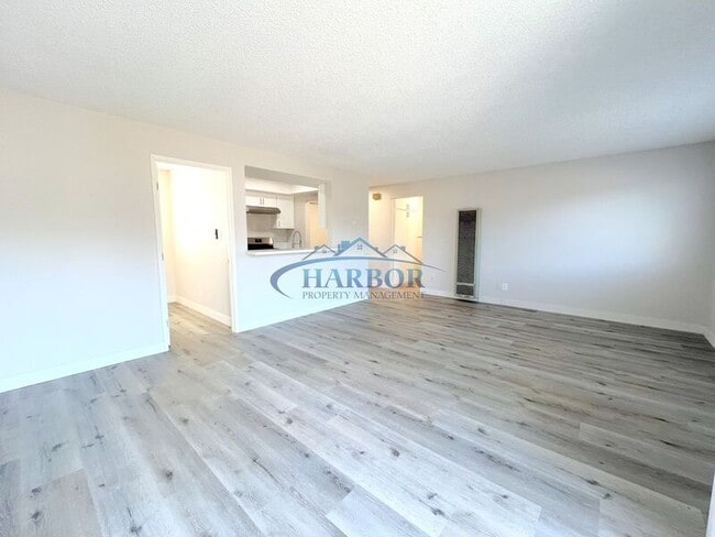 Building Photo - 2315 S Grand Ave