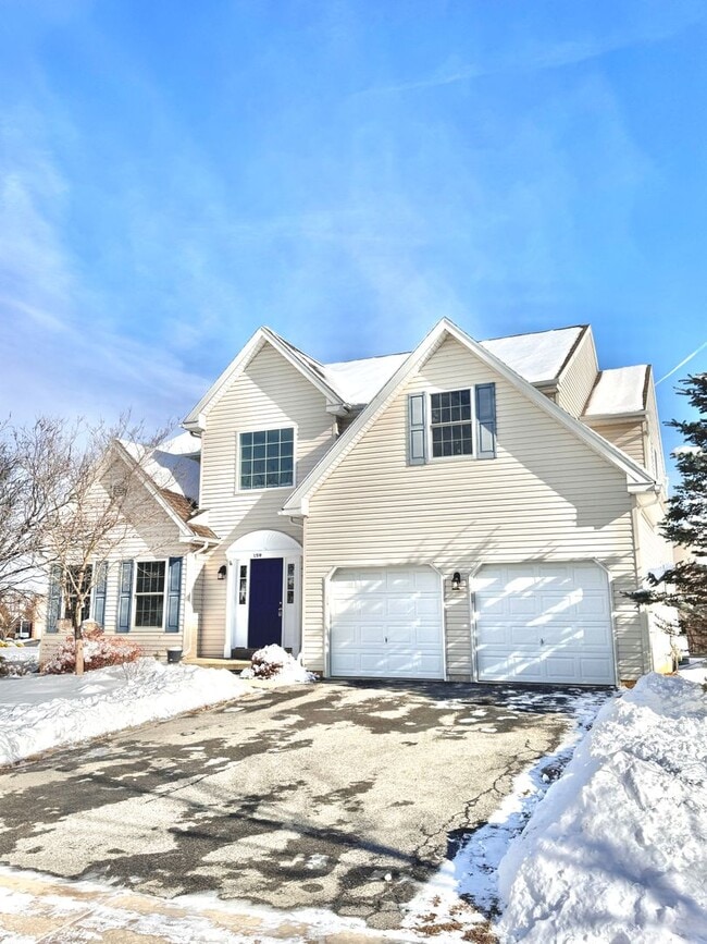 Building Photo - FIVE BEDROOMS in PARKLAND SCHOOLS!