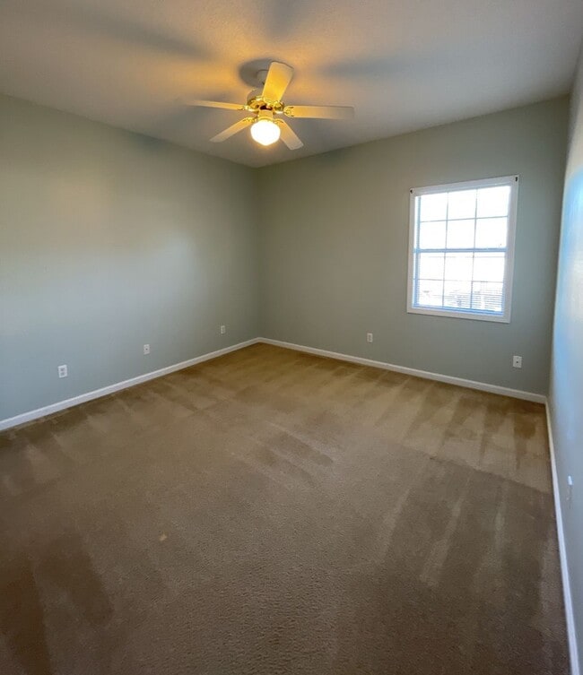Building Photo - 103 Woodmere Dr