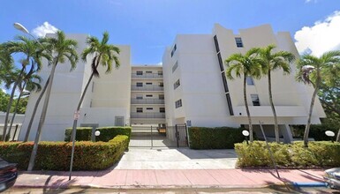 Building Photo - 7601 Byron Ave