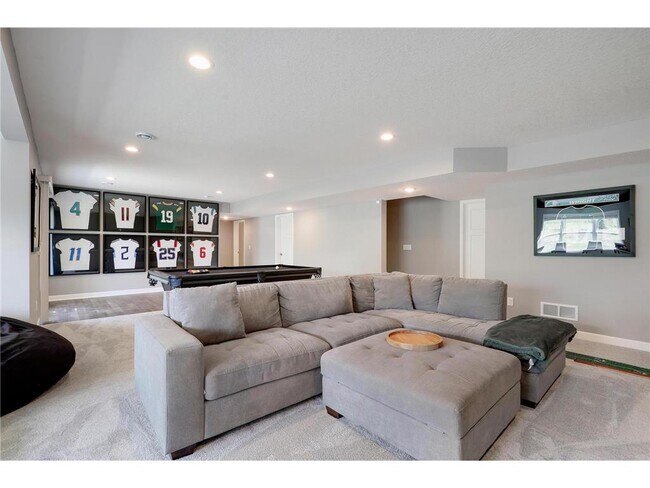 Building Photo - 6332 Apple Ct