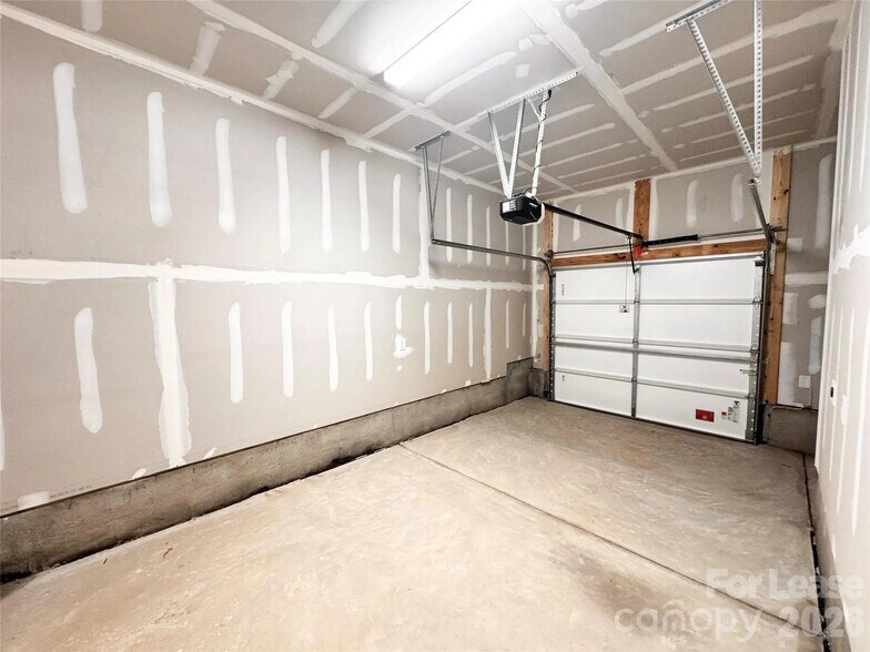 Building Photo - 4139 Walking Ridge Rd