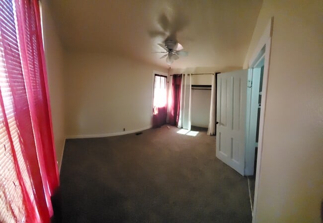 Building Photo - 8920 NE Davis St