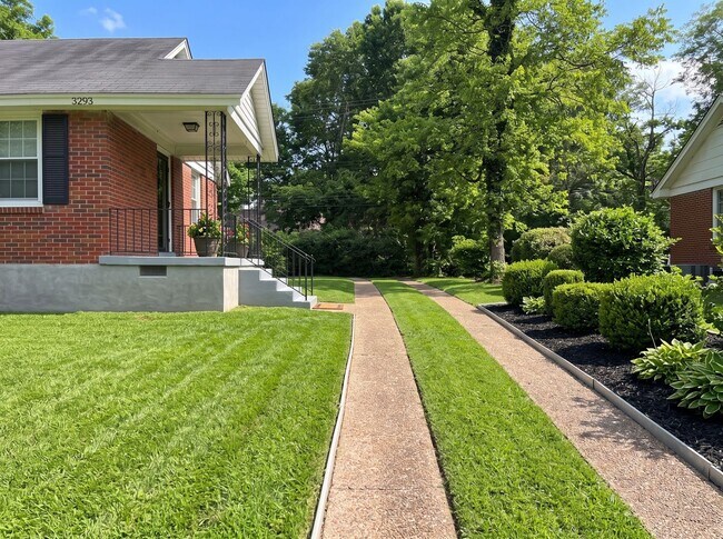 Building Photo - 3293 Ashland Dr