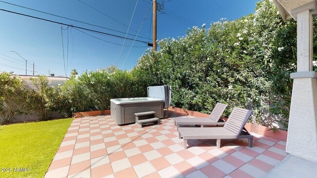 Building Photo - 1202 E Colter St