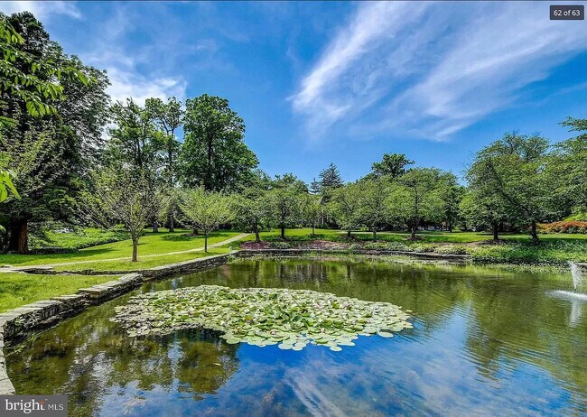 Building Photo - 327 Homeland Southway