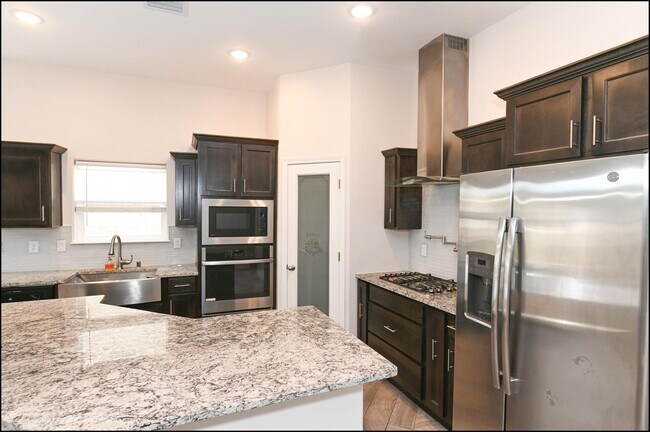 Building Photo - 14905 Tierra Haven Ave