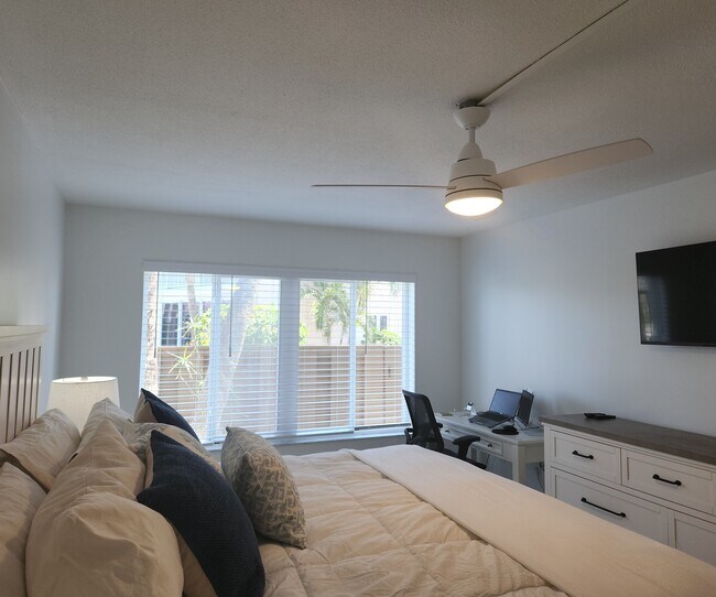 Building Photo - 6701 Gulf of Mexico Dr