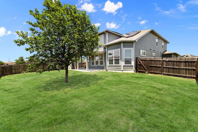 Building Photo - 10106 Macarthur Way