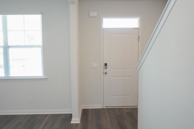 Building Photo - Available Soon!